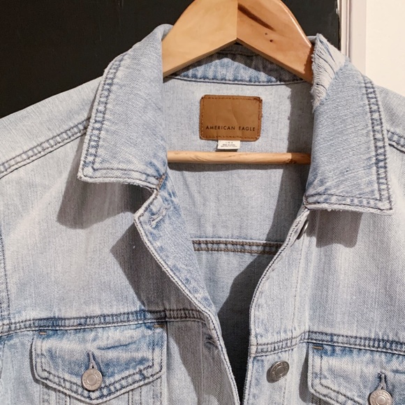 AE Distressed Light Denim Jacket - Picture 5 of 9